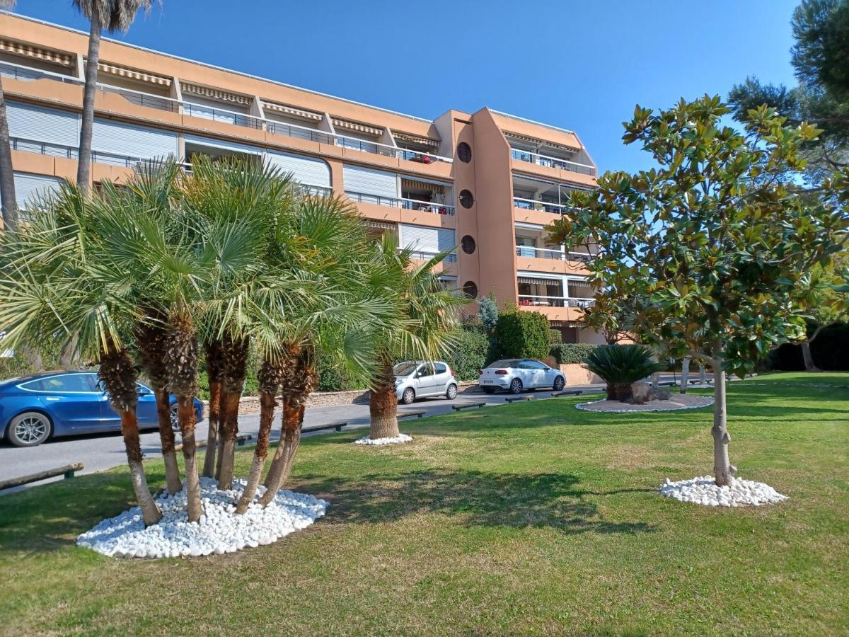 Appart Cosy En Bord De Mer - Port Santia Lucia St Raphael Saint-Raphaël Exterior foto